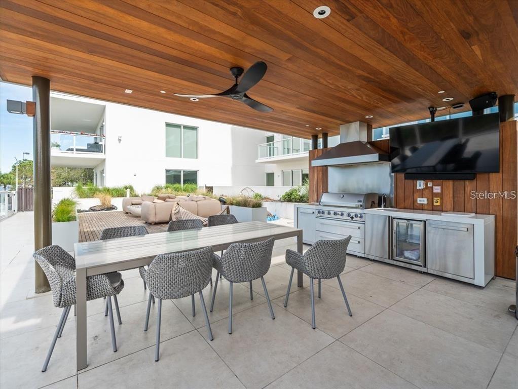 1020 SUNSET POINT RD #111, CLEARWATER, FL, 33755