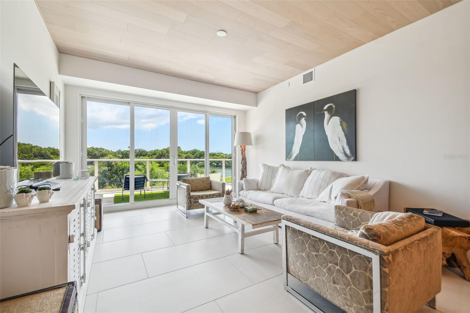 1020 SUNSET POINT RD #111, CLEARWATER, FL, 33755