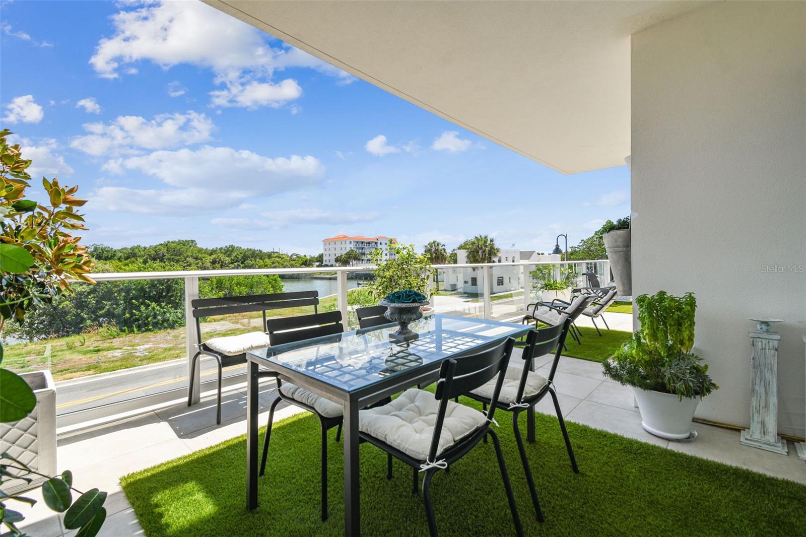 1020 SUNSET POINT RD #111, CLEARWATER, FL, 33755