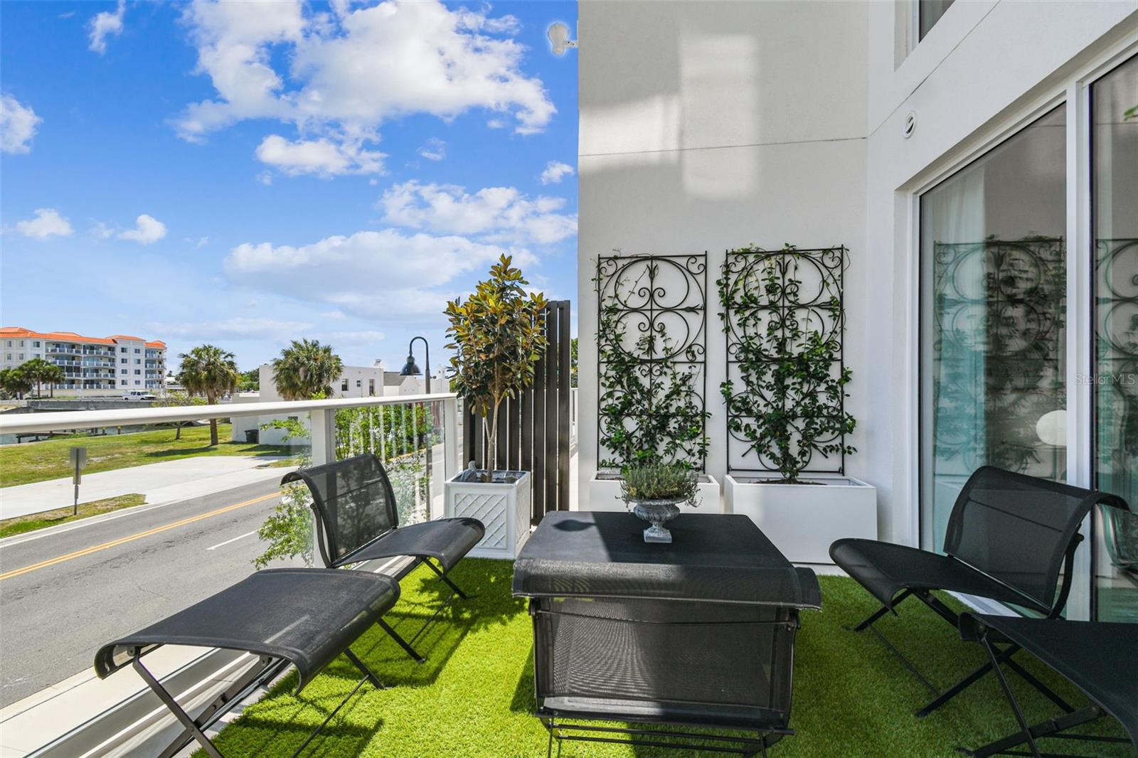 1020 SUNSET POINT RD #111, CLEARWATER, FL, 33755