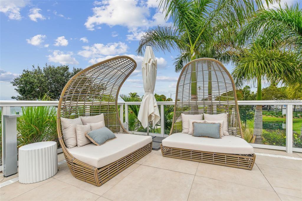 1020 SUNSET POINT RD #111, CLEARWATER, FL, 33755