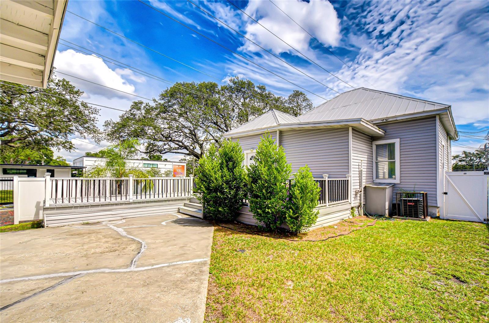 3120 N WOODROW AVE, TAMPA, FL, 33603