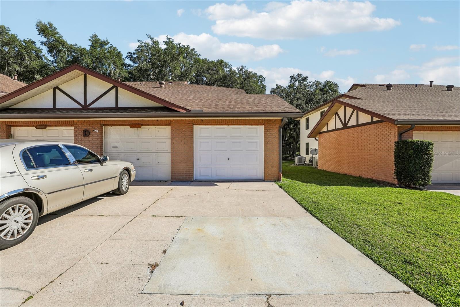 100 E OAK TERRACE DR #D2, LEESBURG, FL, 34748