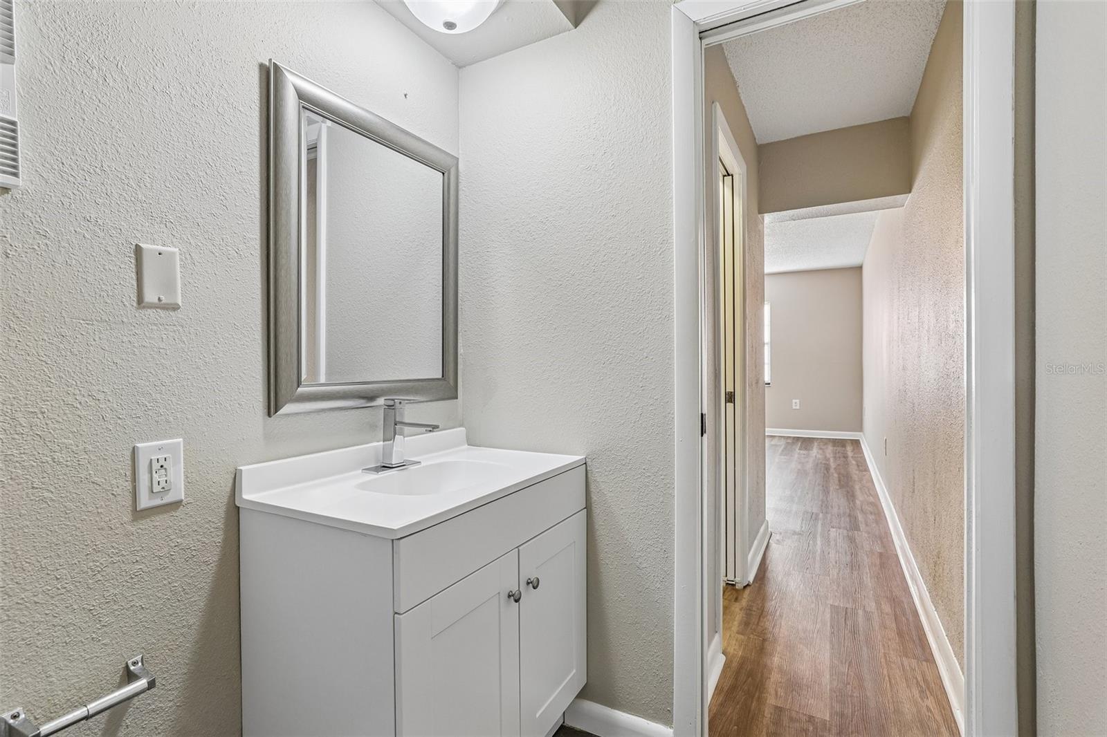 100 E OAK TERRACE DR #D2, LEESBURG, FL, 34748