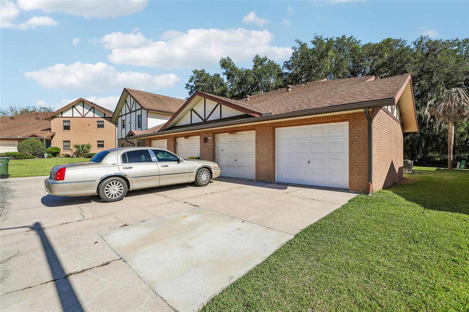 100 E OAK TERRACE DR #D2, LEESBURG, FL, 34748