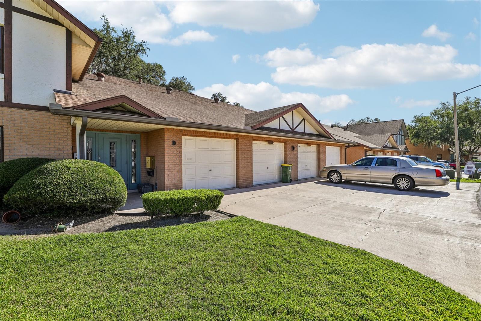 100 E OAK TERRACE DR #D2, LEESBURG, FL, 34748