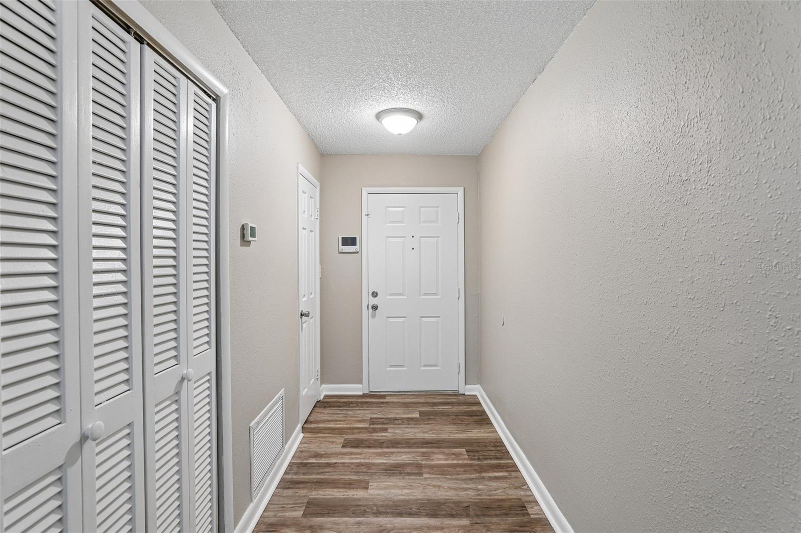 100 E OAK TERRACE DR #D2, LEESBURG, FL, 34748