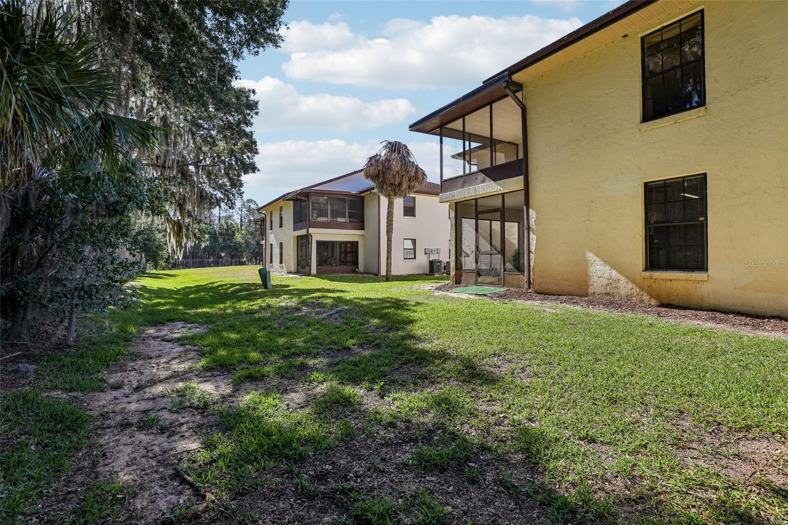 100 E OAK TERRACE DR #D2, LEESBURG, FL, 34748