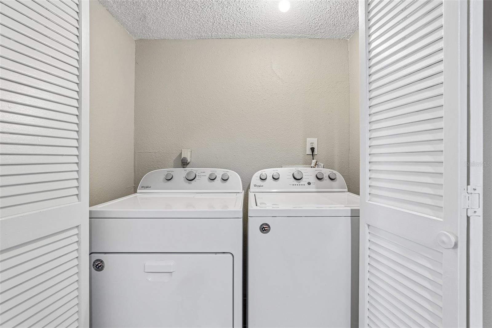 100 E OAK TERRACE DR #D2, LEESBURG, FL, 34748