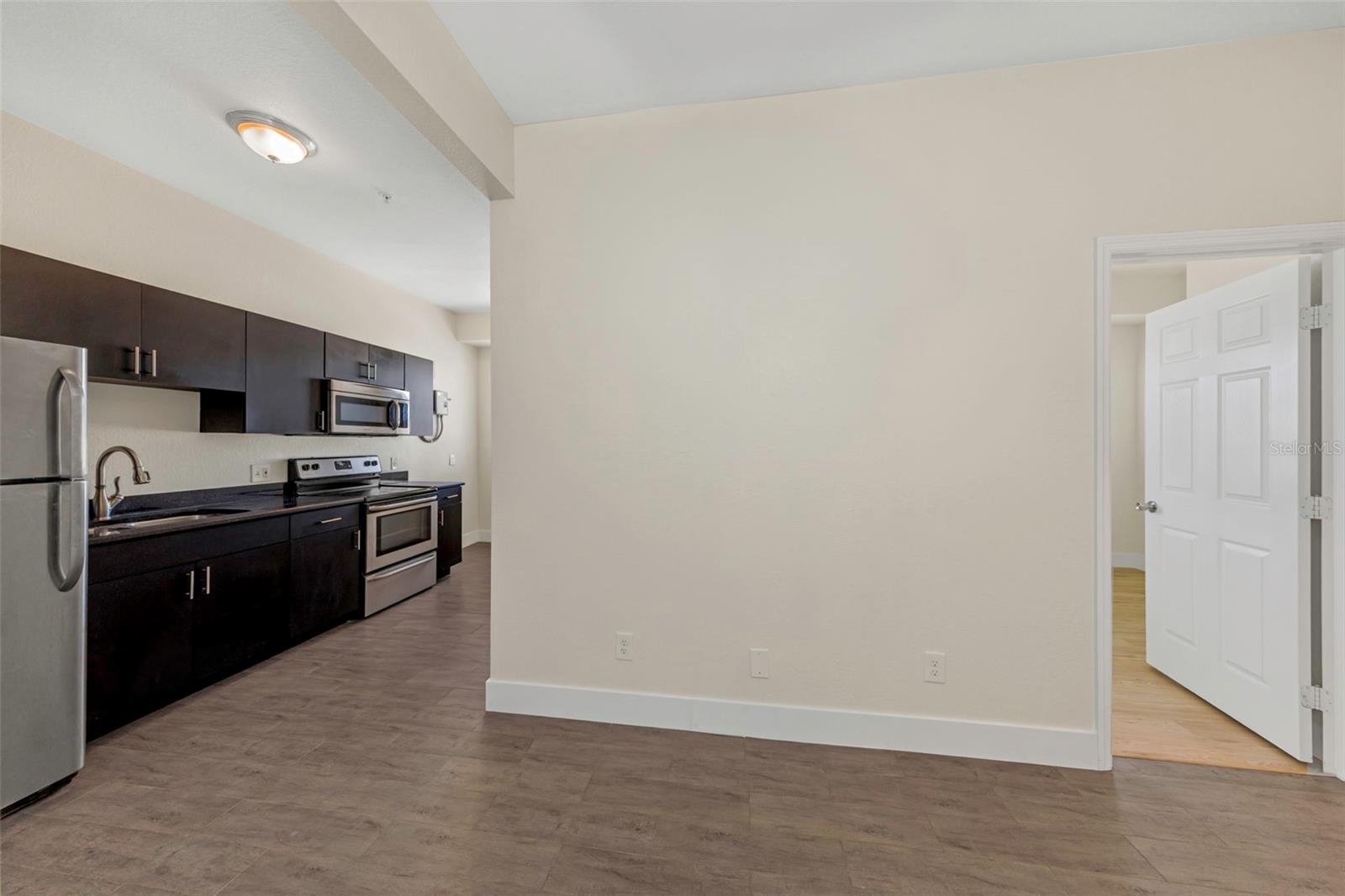 409 8TH ST N #8, ST PETERSBURG, FL, 33701