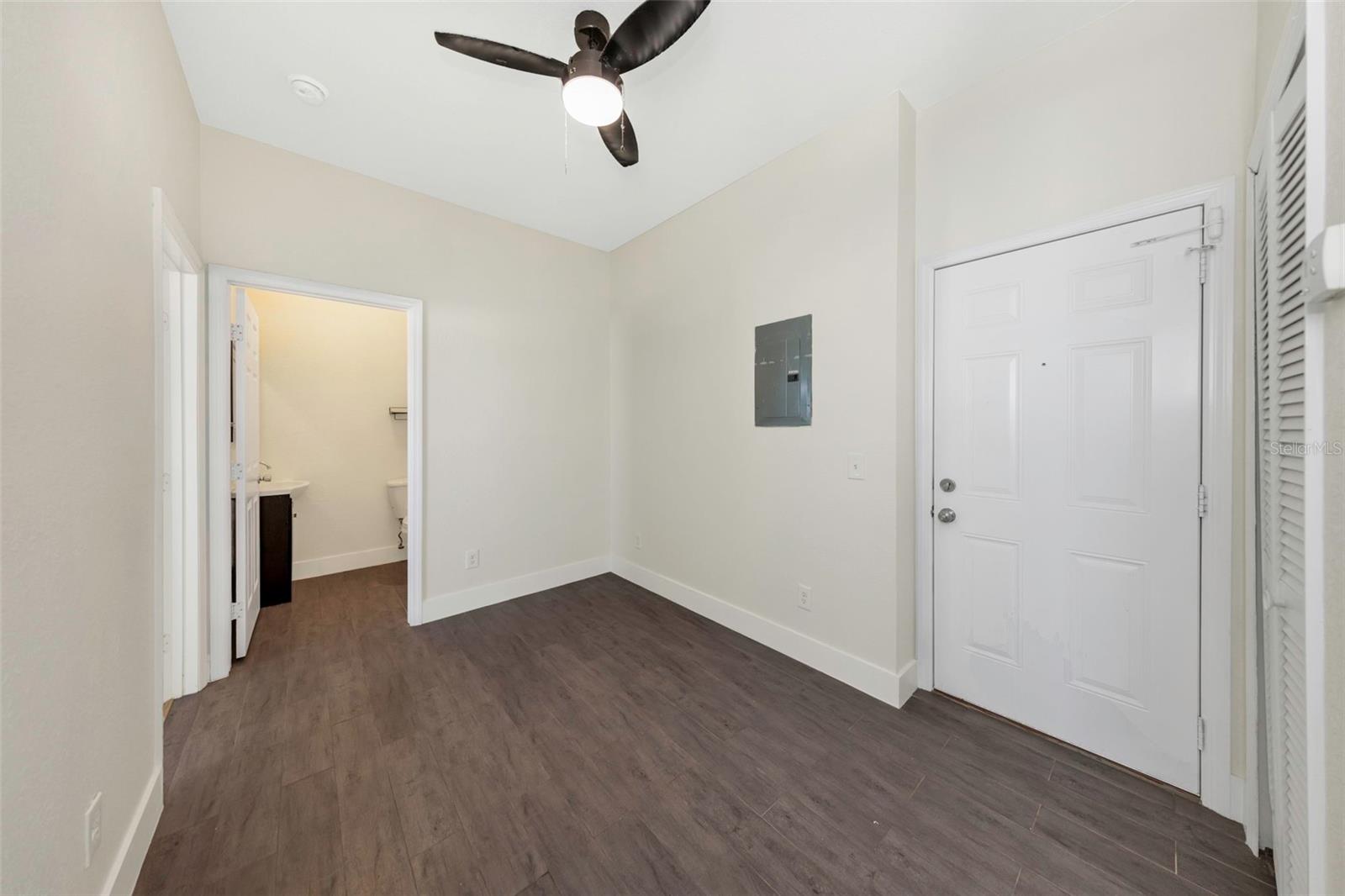 409 8TH ST N #8, ST PETERSBURG, FL, 33701