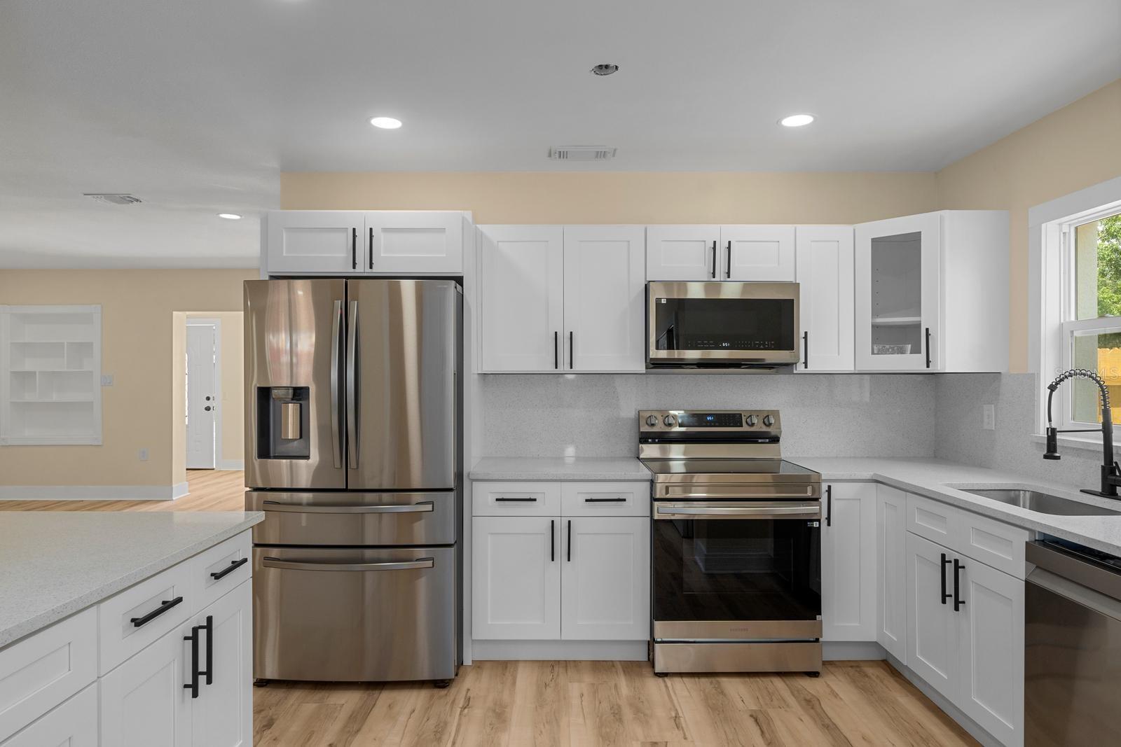 10707 N ROME AVE, TAMPA, FL, 33612
