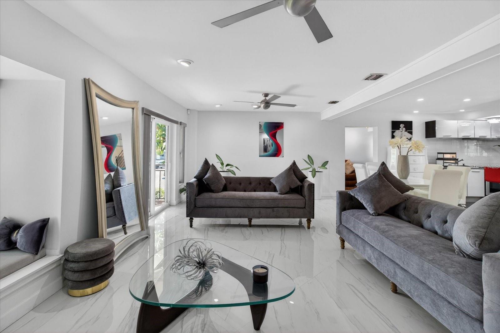 240 WINDWARD PSGE #1004, CLEARWATER BEACH, FL, 33767