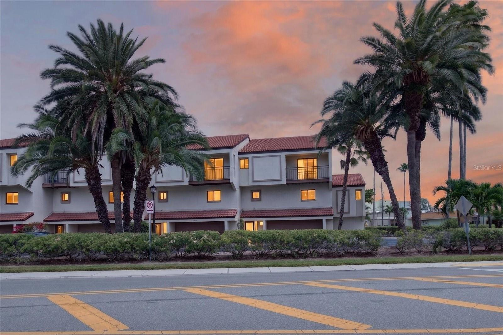 240 WINDWARD PSGE #1004, CLEARWATER BEACH, FL, 33767