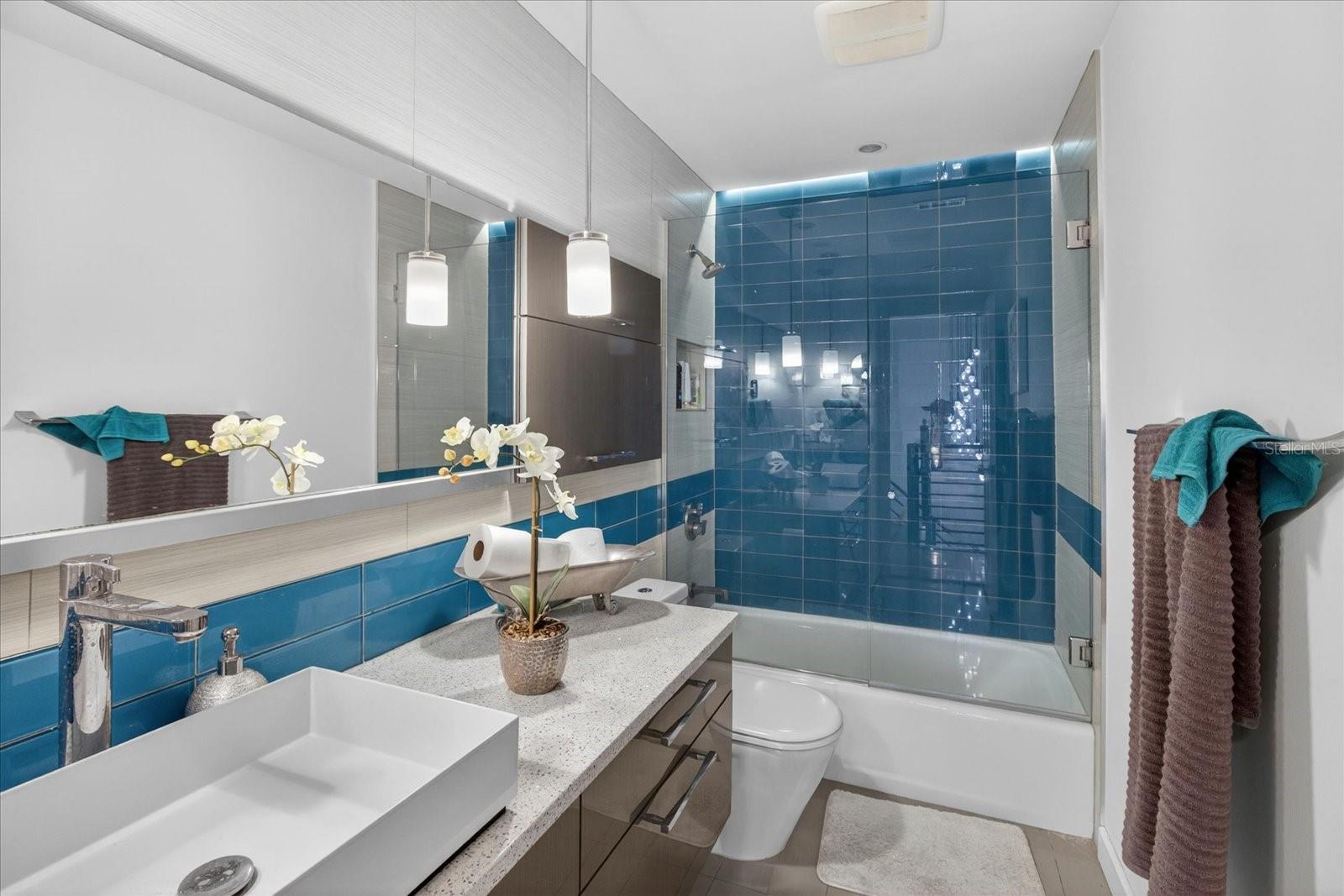 240 WINDWARD PSGE #1004, CLEARWATER BEACH, FL, 33767