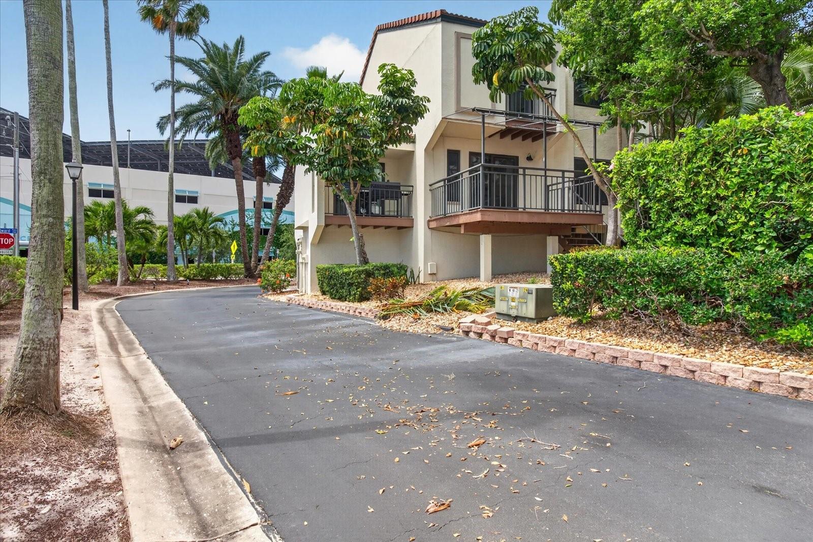 240 WINDWARD PSGE #1004, CLEARWATER BEACH, FL, 33767