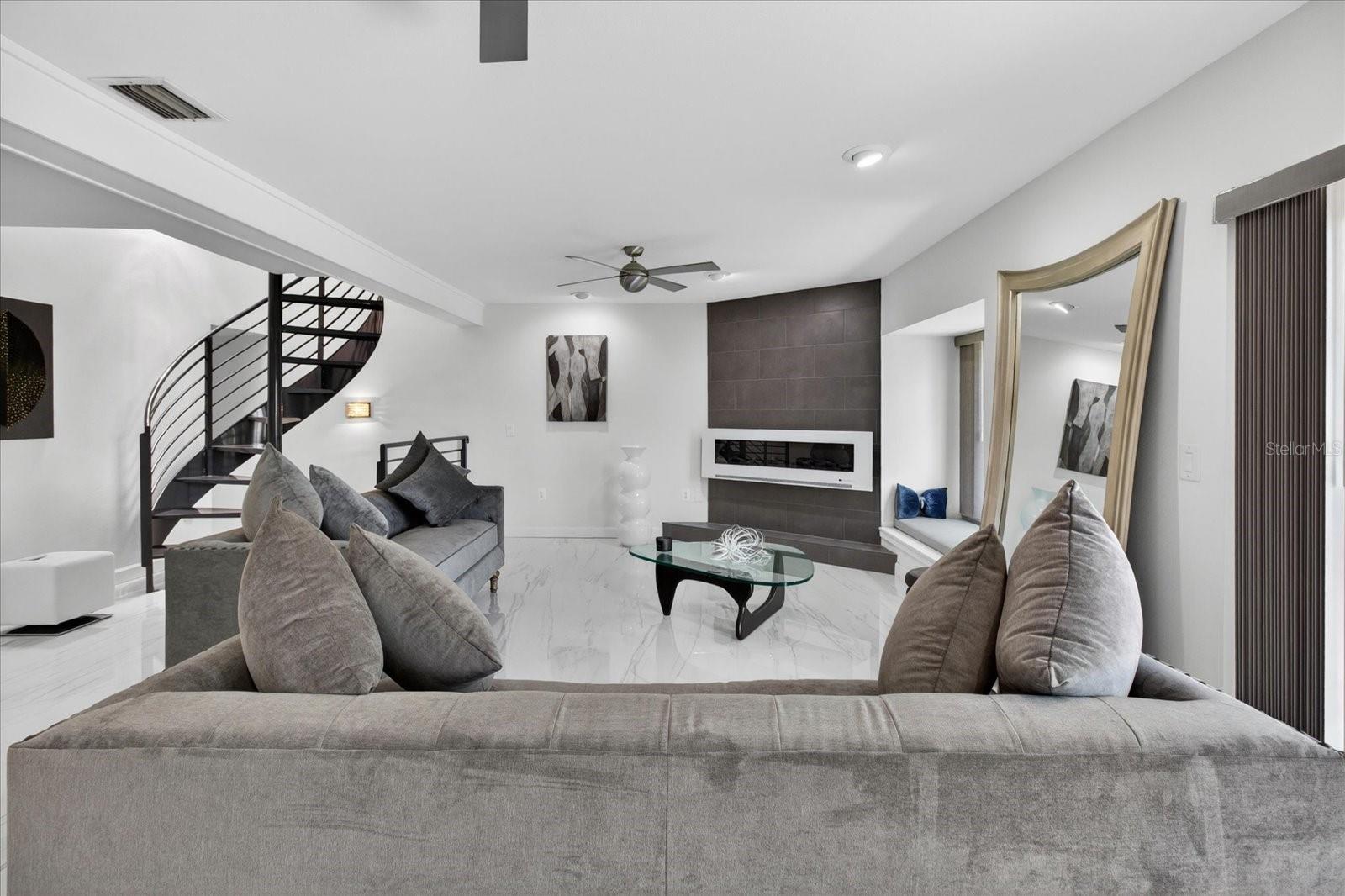 240 WINDWARD PSGE #1004, CLEARWATER BEACH, FL, 33767