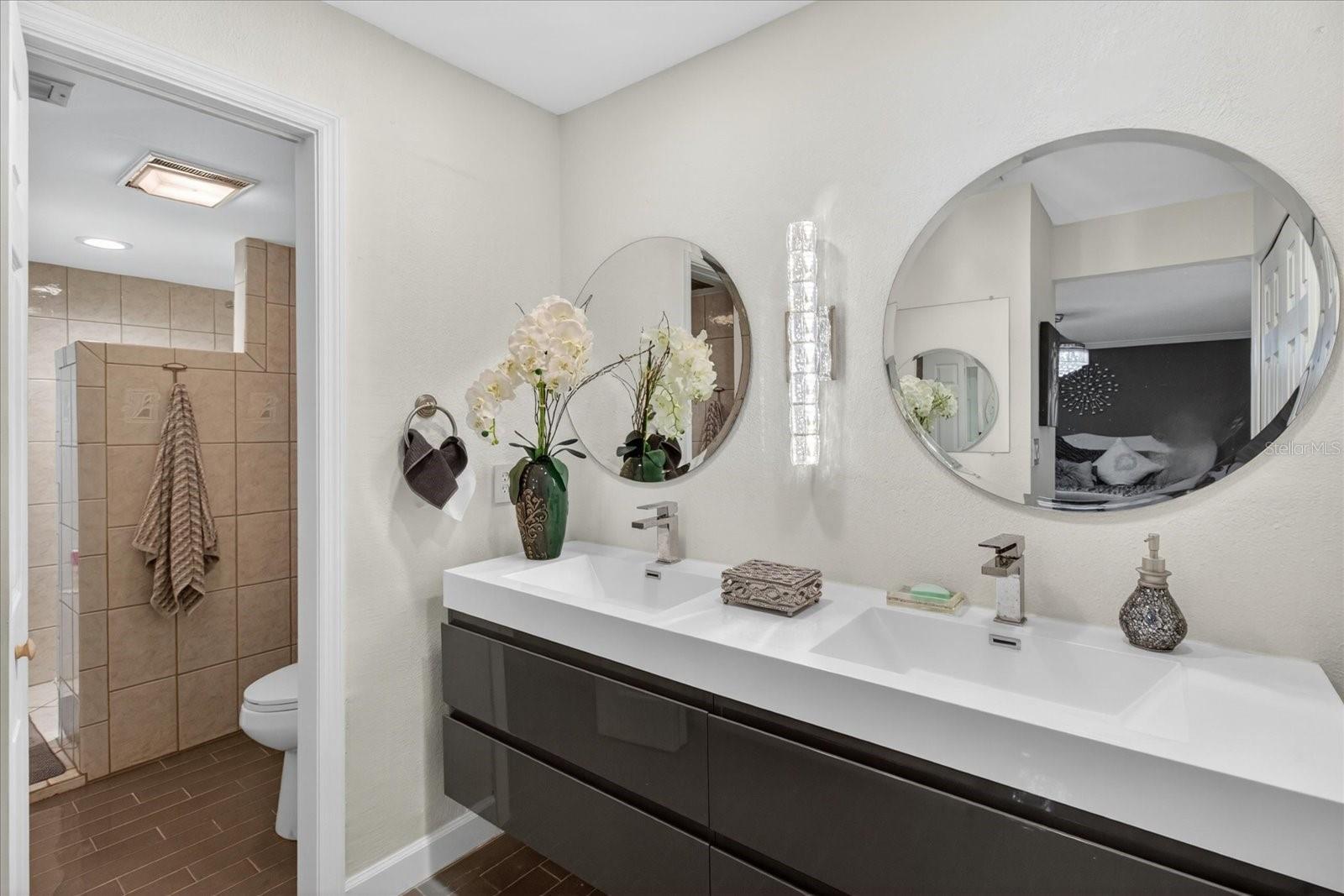240 WINDWARD PSGE #1004, CLEARWATER BEACH, FL, 33767