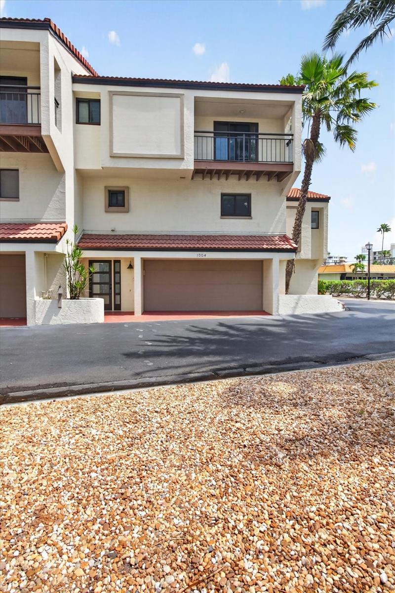 240 WINDWARD PSGE #1004, CLEARWATER BEACH, FL, 33767