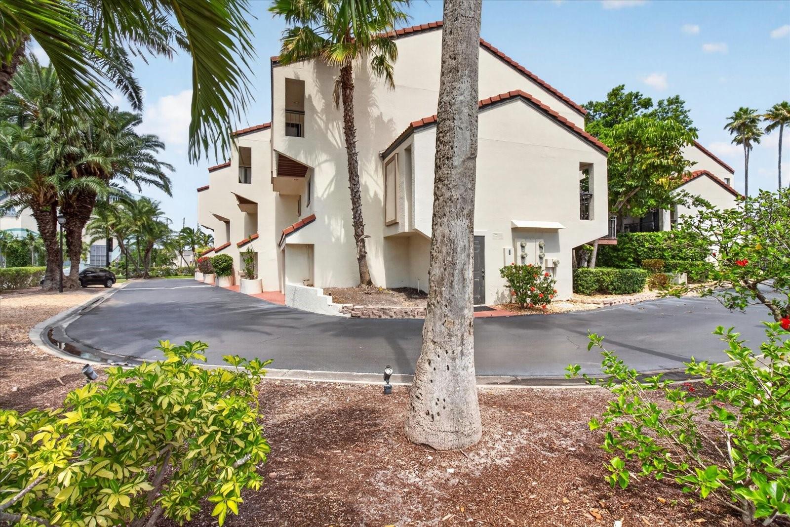 240 WINDWARD PSGE #1004, CLEARWATER BEACH, FL, 33767