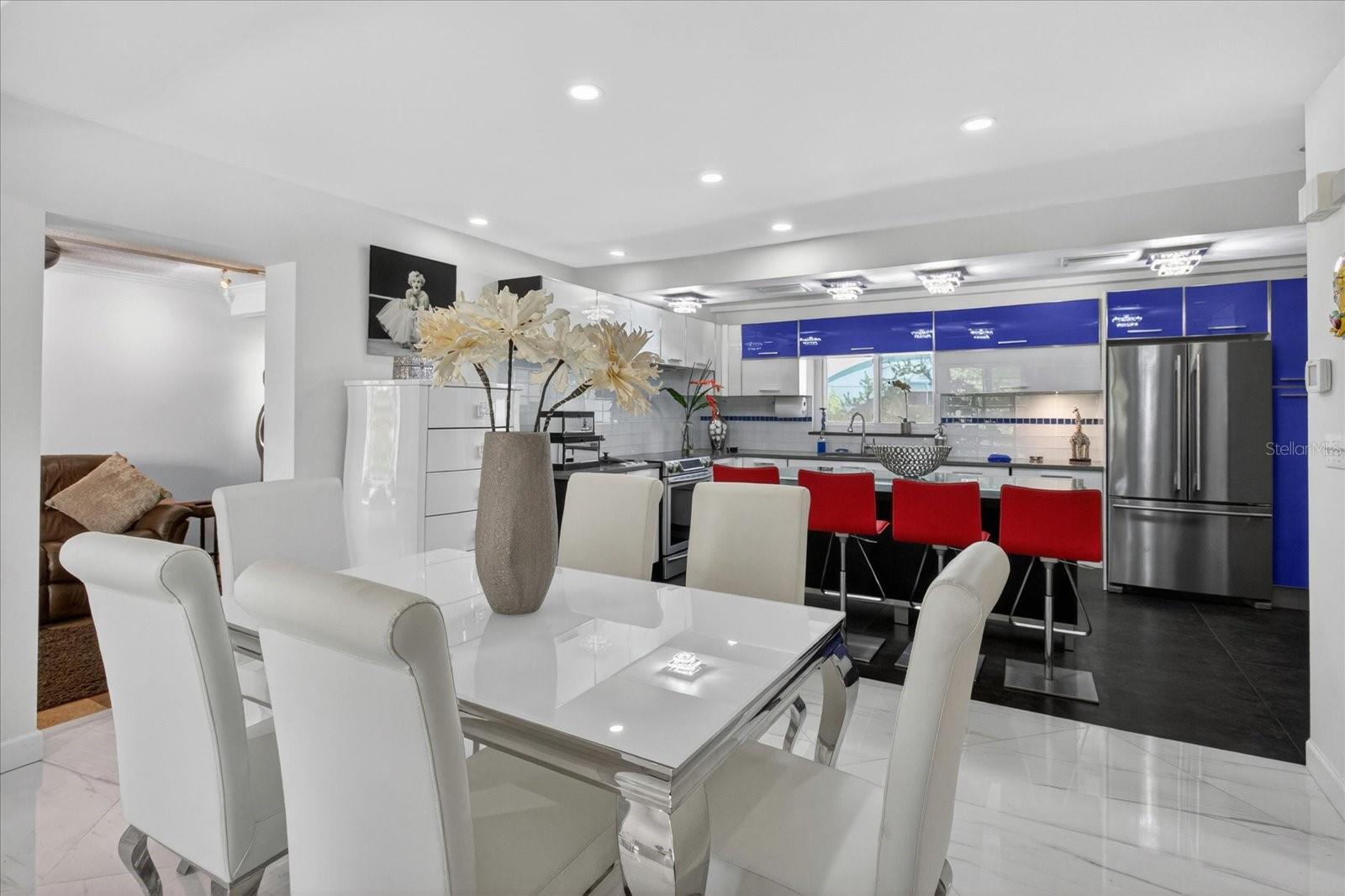 240 WINDWARD PSGE #1004, CLEARWATER BEACH, FL, 33767