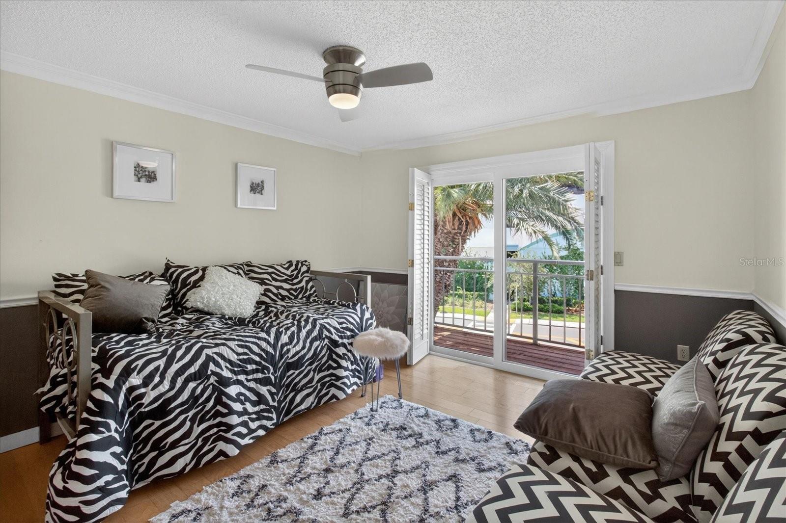 240 WINDWARD PSGE #1004, CLEARWATER BEACH, FL, 33767
