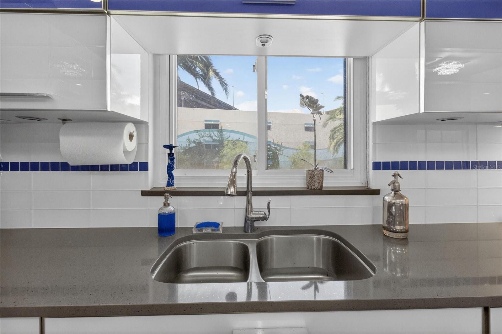 240 WINDWARD PSGE #1004, CLEARWATER BEACH, FL, 33767