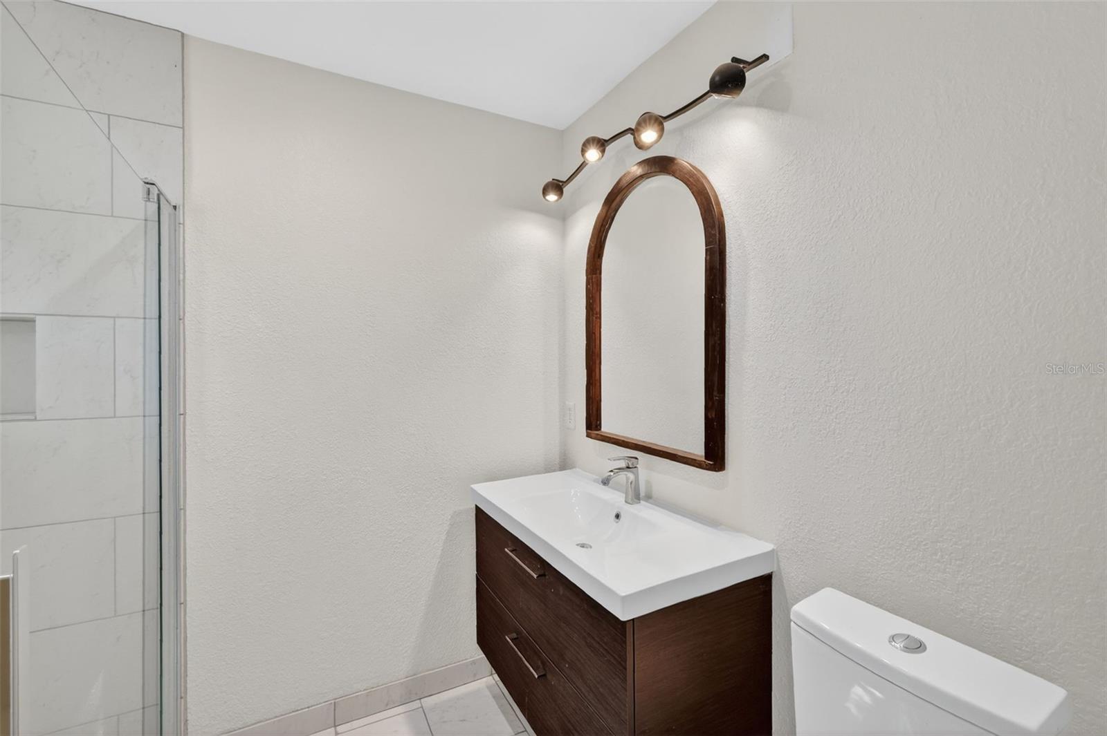 39 FOREST LN, EUSTIS, FL, 32726