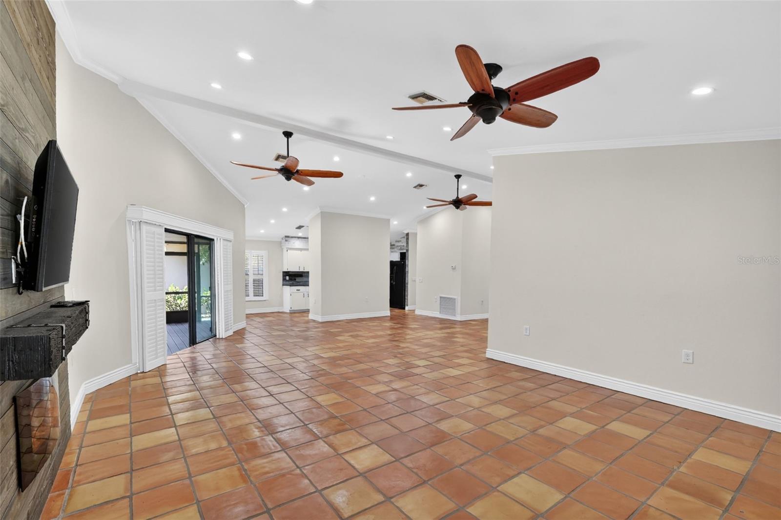 39 FOREST LN, EUSTIS, FL, 32726