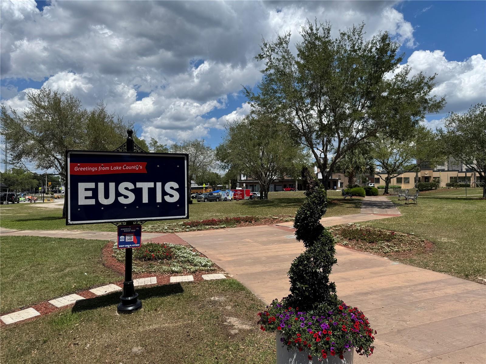 39 FOREST LN, EUSTIS, FL, 32726