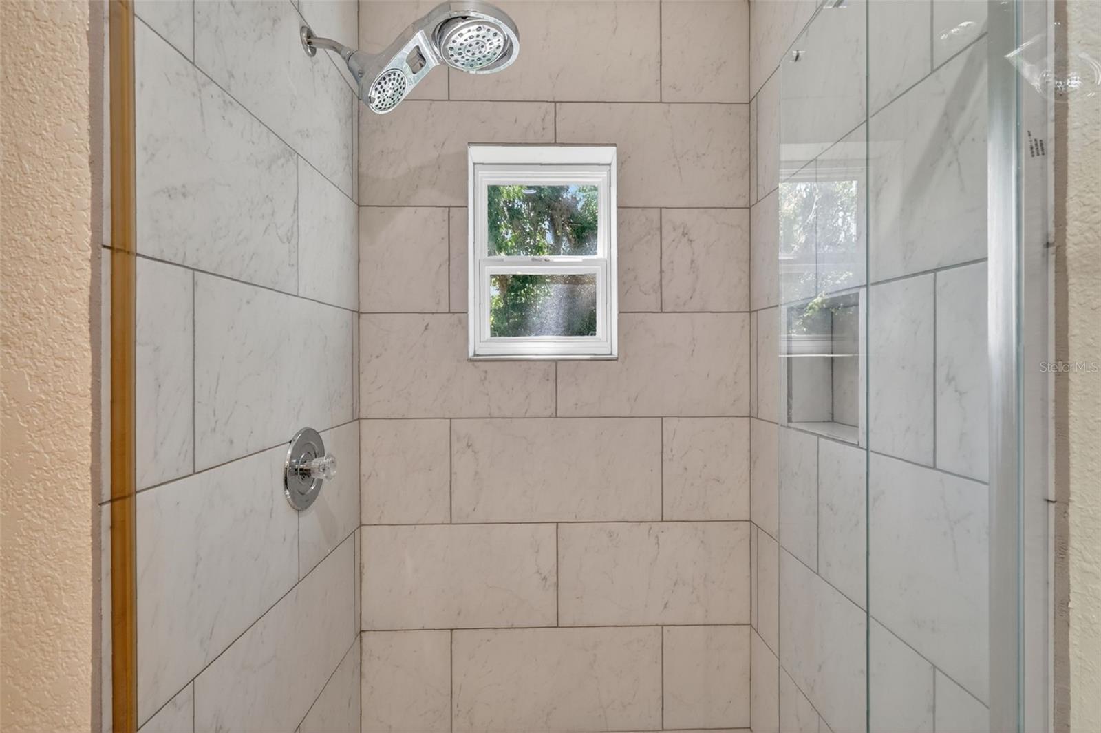 39 FOREST LN, EUSTIS, FL, 32726
