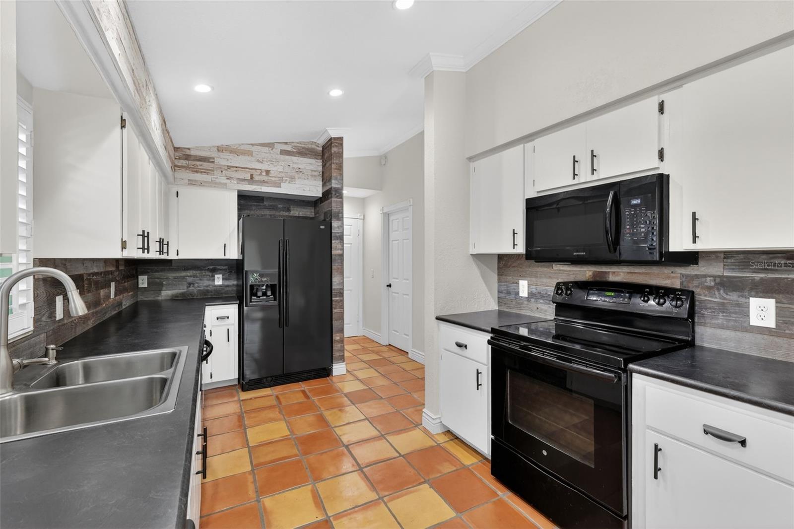 39 FOREST LN, EUSTIS, FL, 32726