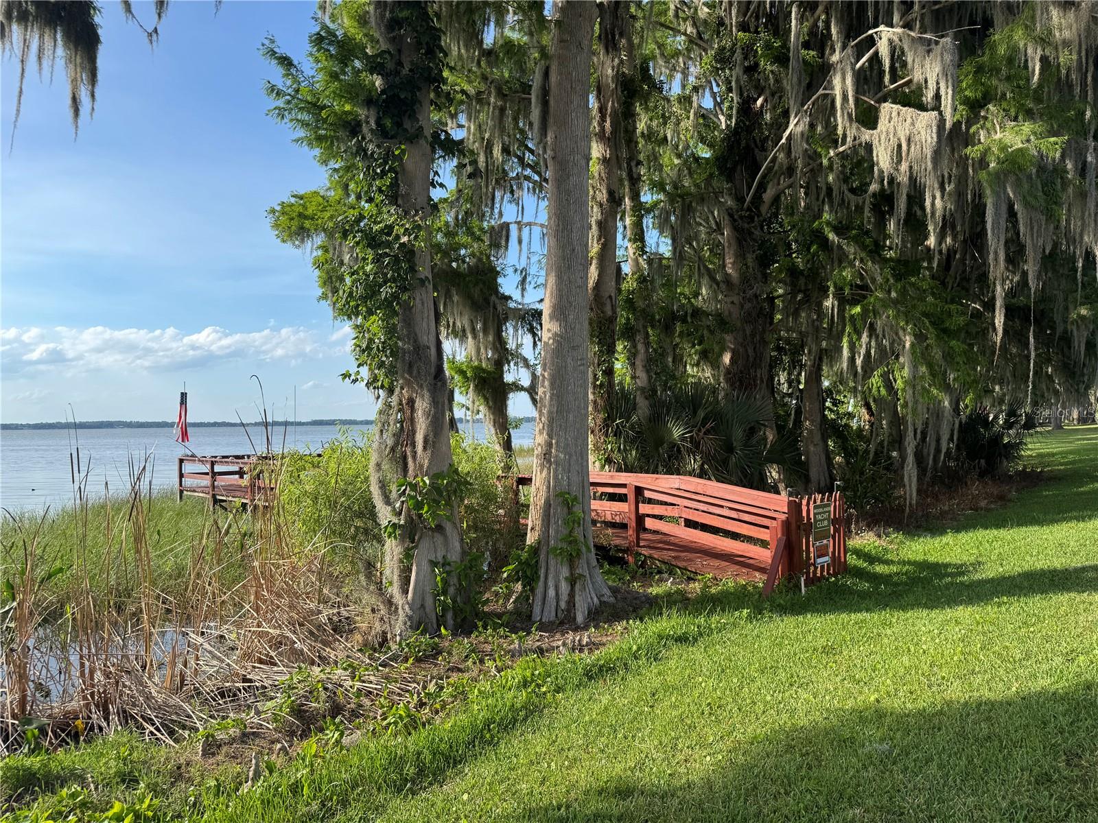 39 FOREST LN, EUSTIS, FL, 32726