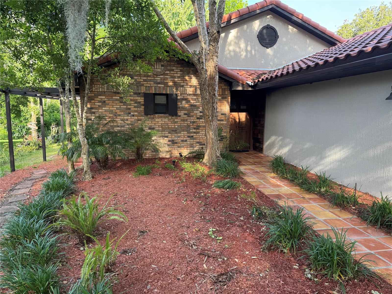 39 FOREST LN, EUSTIS, FL, 32726