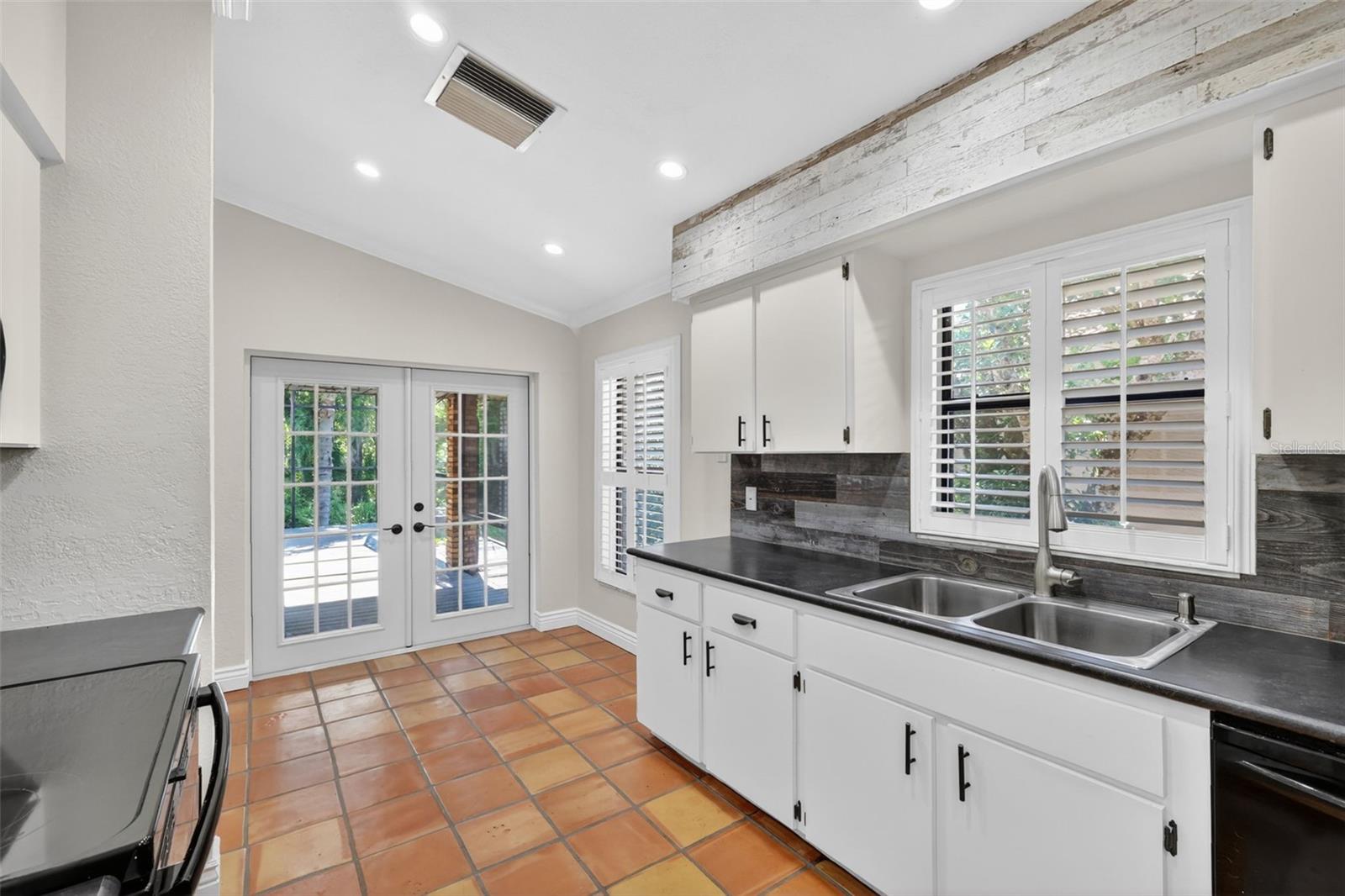 39 FOREST LN, EUSTIS, FL, 32726