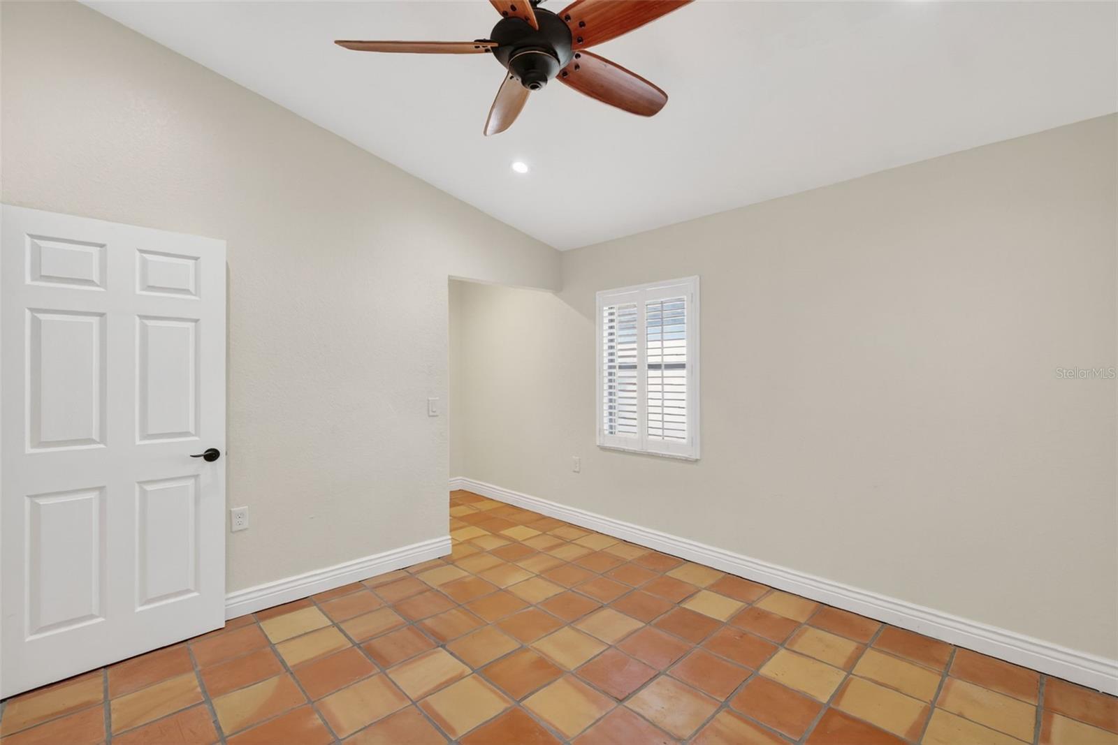 39 FOREST LN, EUSTIS, FL, 32726