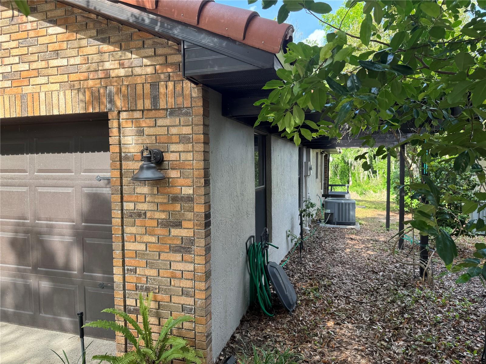 39 FOREST LN, EUSTIS, FL, 32726