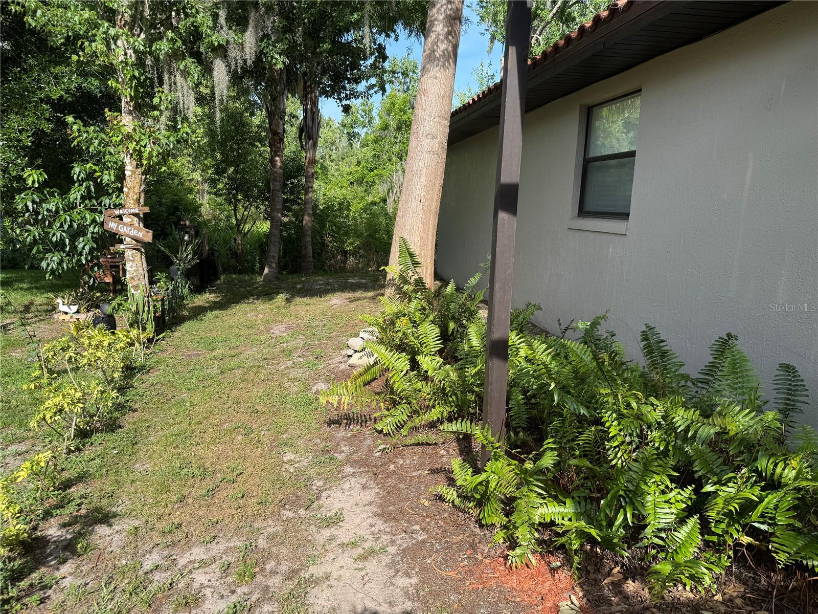 39 FOREST LN, EUSTIS, FL, 32726