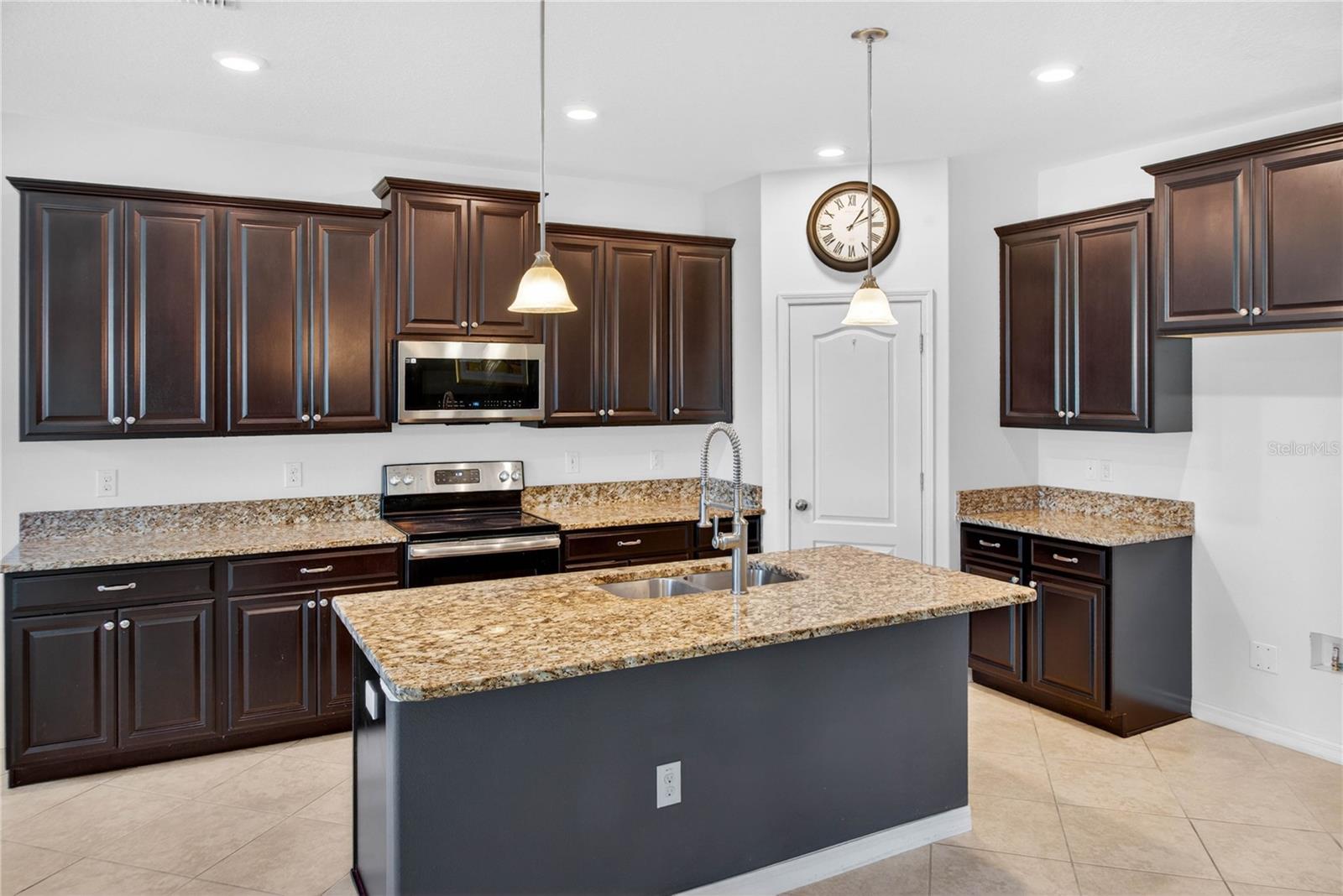 13415 WHITE SAPPHIRE RD, RIVERVIEW, FL, 33579