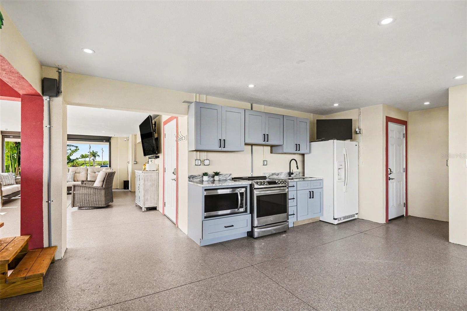 604 TAHITI CT, PUNTA GORDA, FL, 33950