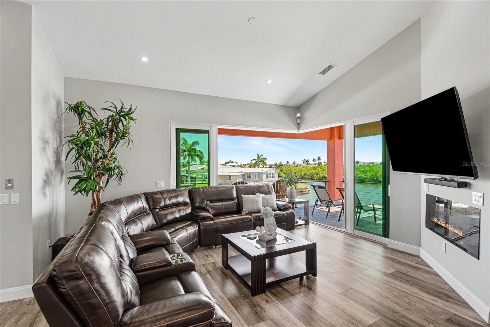 604 TAHITI CT, PUNTA GORDA, FL, 33950