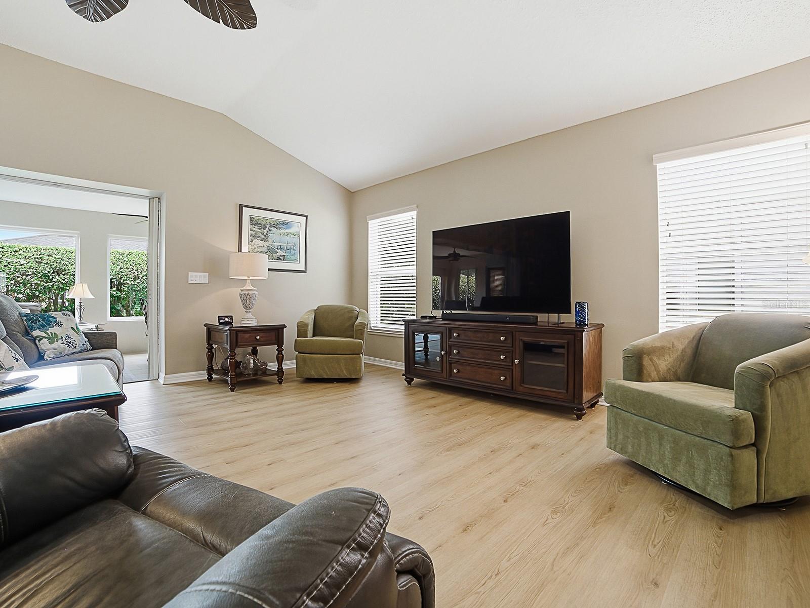 2246 DARLINGTON DR, THE VILLAGES, FL, 32162