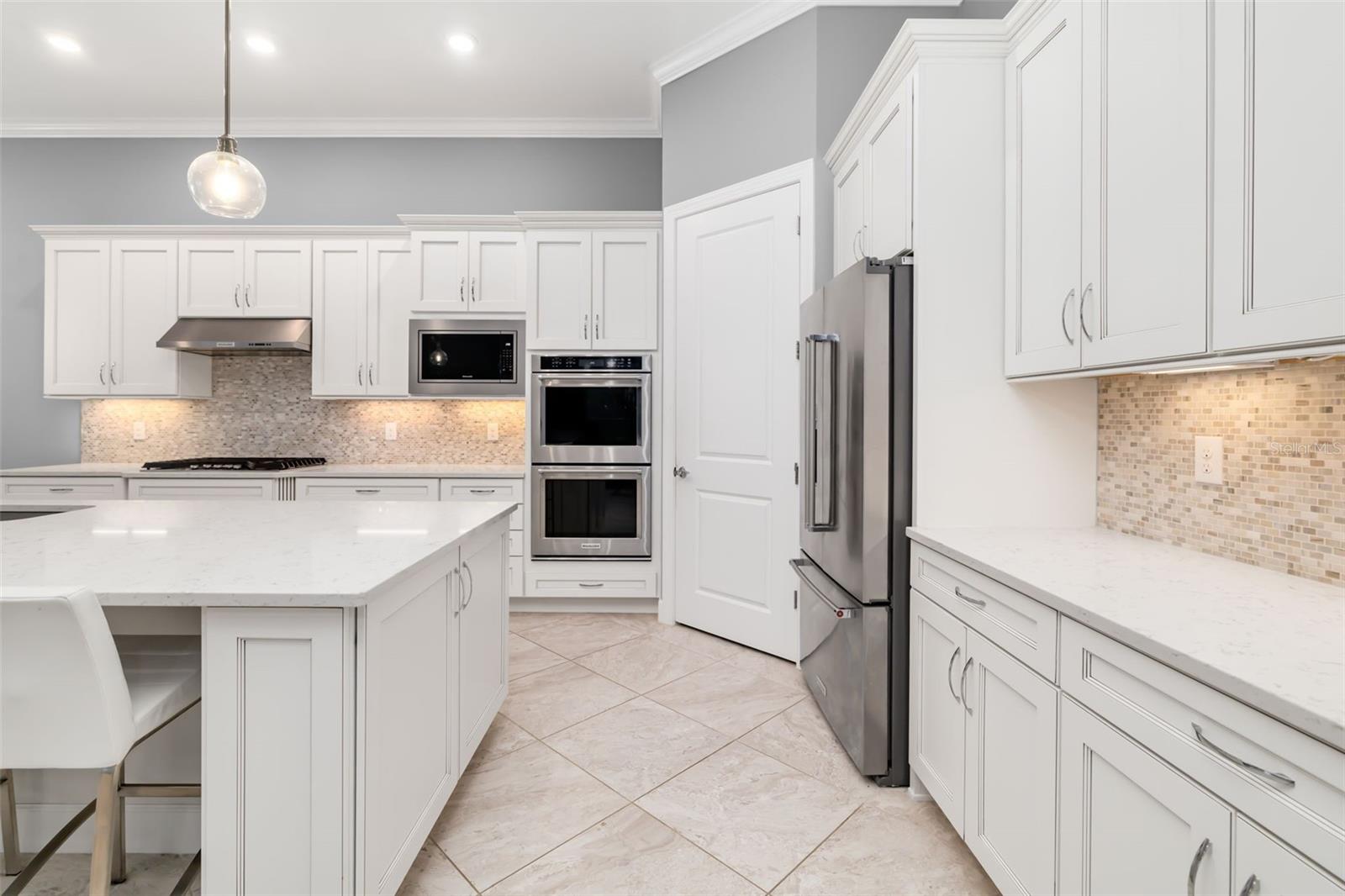 825 SEASCAPE PL, SARASOTA, FL, 34240