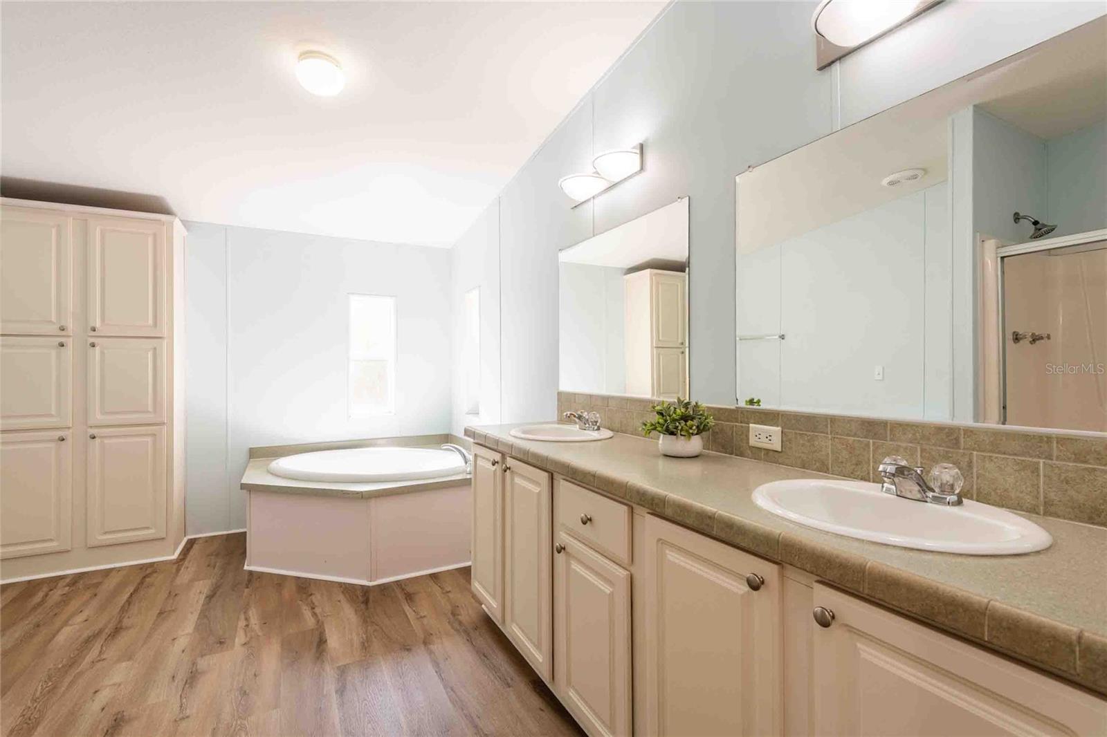 14221 HURRICANE DR, WEEKI WACHEE, FL, 34614