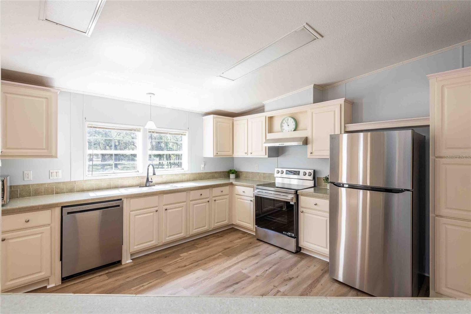 14221 HURRICANE DR, WEEKI WACHEE, FL, 34614