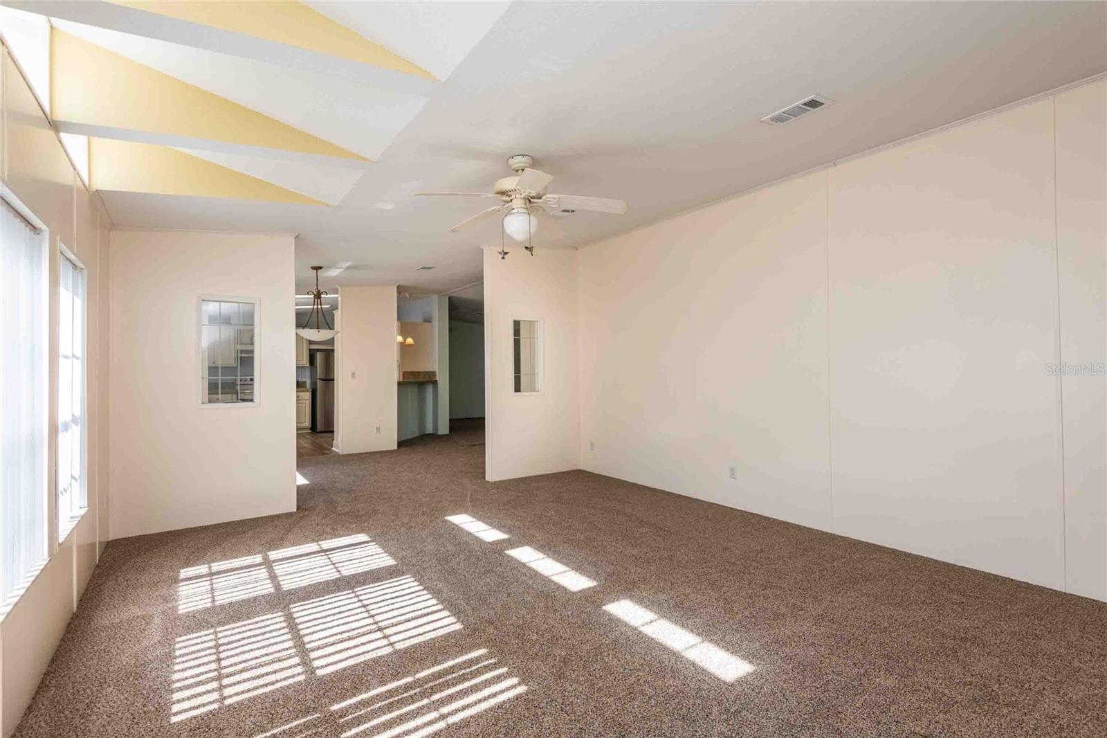 14221 HURRICANE DR, WEEKI WACHEE, FL, 34614