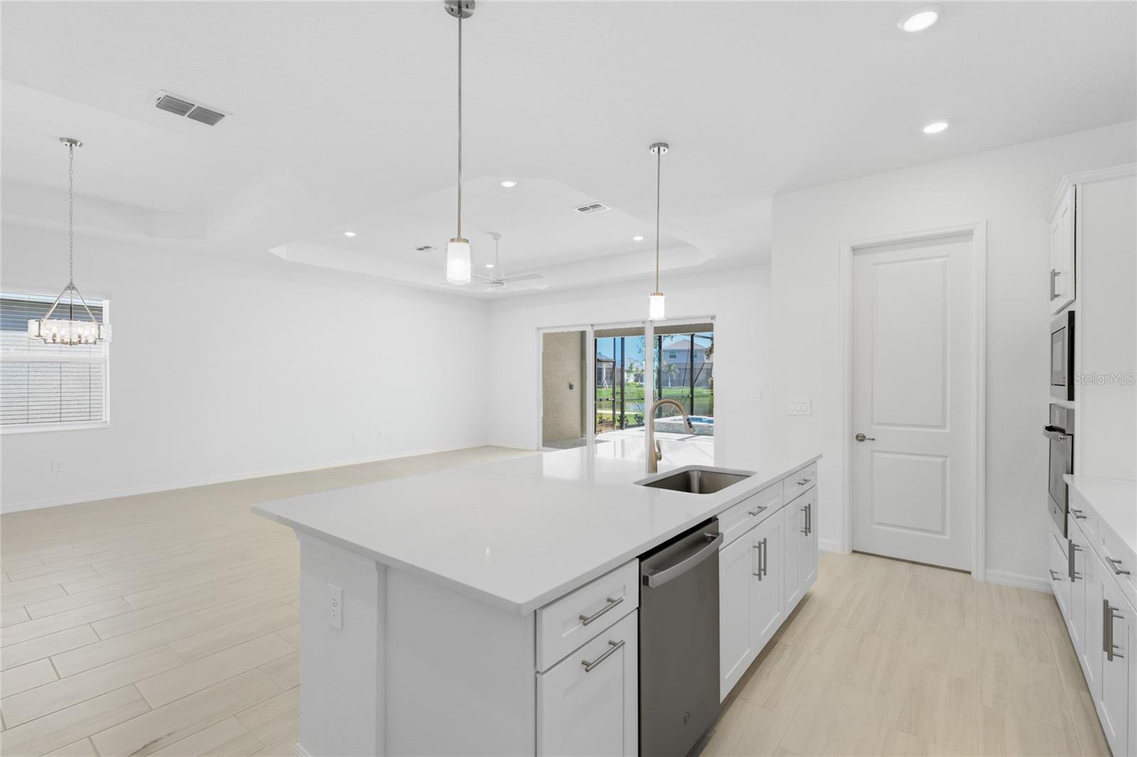 19156 CHERRYSTONE WAY, LAKEWOOD RANCH, FL, 34211