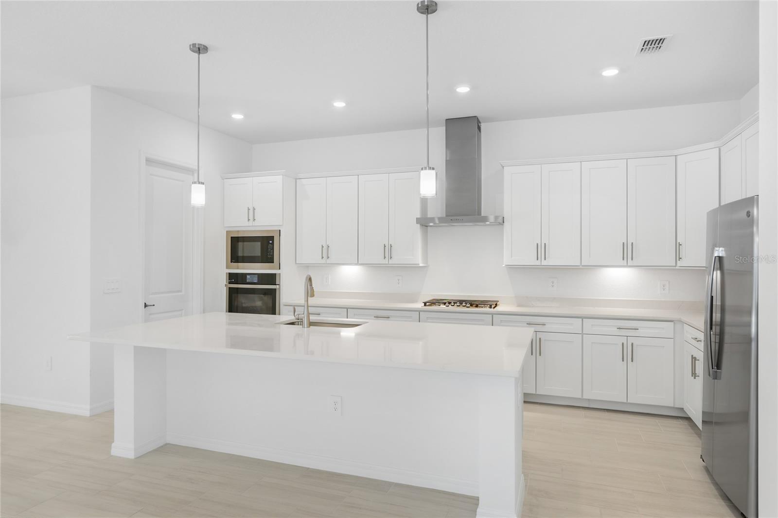 19156 CHERRYSTONE WAY, LAKEWOOD RANCH, FL, 34211