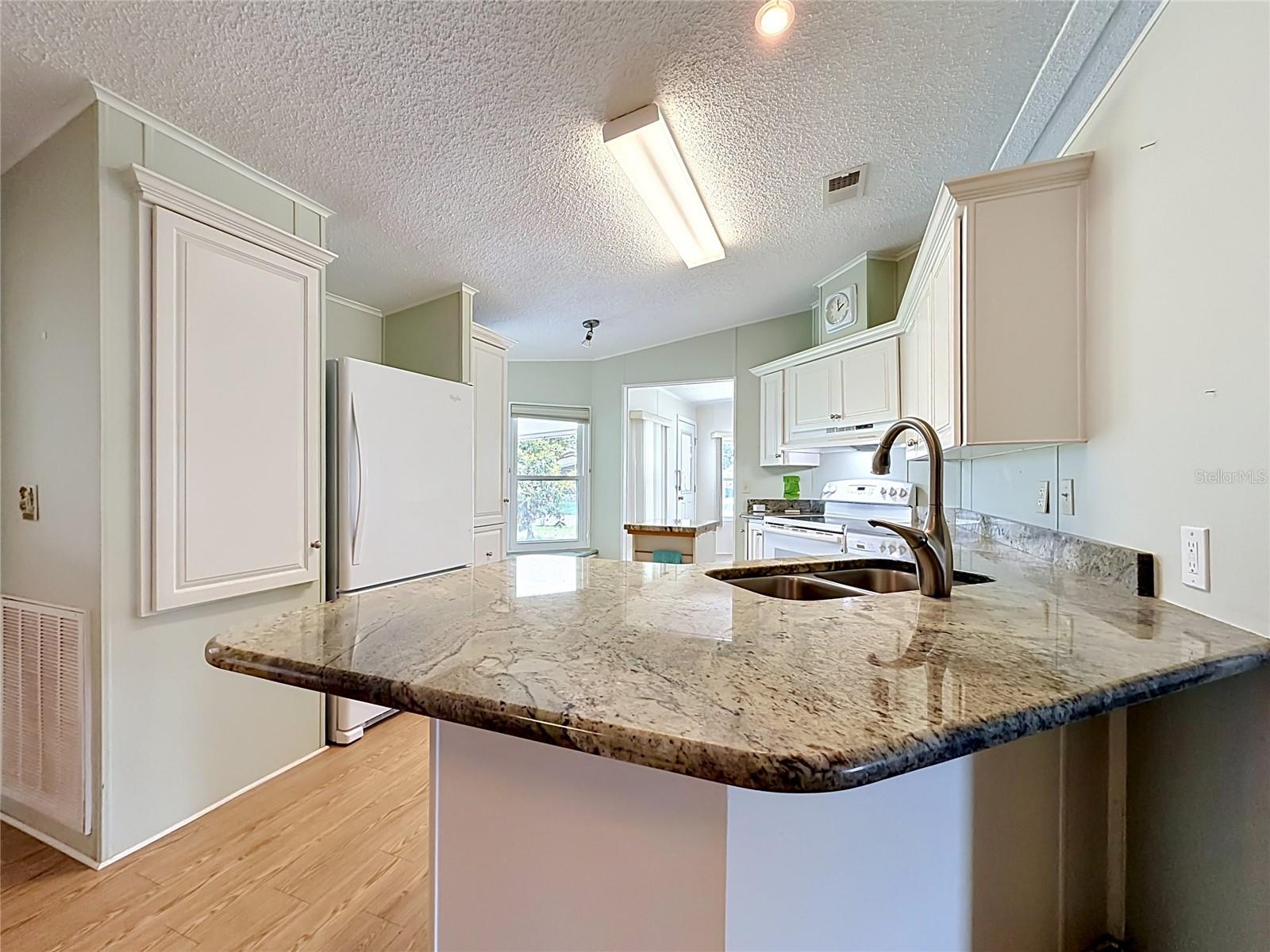 1666 ELKHART CIR, TAVARES, FL, 32778