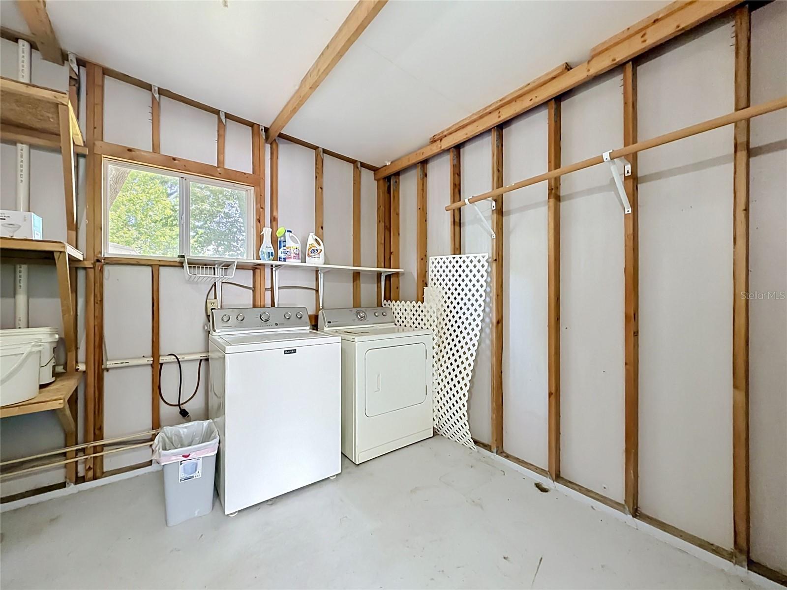 1666 ELKHART CIR, TAVARES, FL, 32778